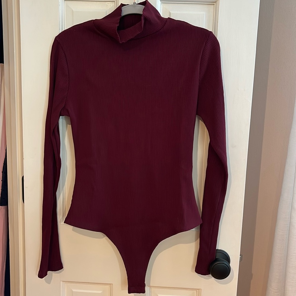 NWOT Lulu’s Bodysuit